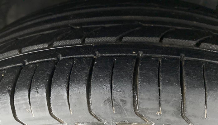 2014 Ford Ecosport 1.5 TITANIUM TI VCT AT, Petrol, Automatic, 49,396 km, Right Front Tyre Tread