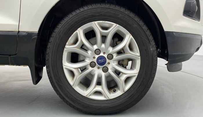 2014 Ford Ecosport 1.5 TITANIUM TI VCT AT, Petrol, Automatic, 49,396 km, Right Front Wheel