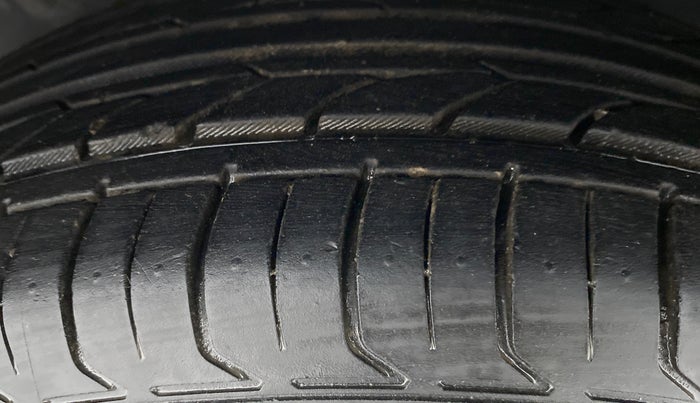2014 Ford Ecosport 1.5 TITANIUM TI VCT AT, Petrol, Automatic, 49,396 km, Left Front Tyre Tread