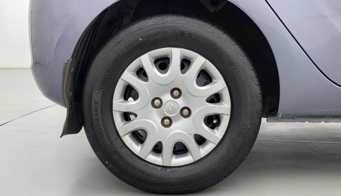 2011 Hyundai i20 MAGNA O 1.2, Petrol, Manual, 24,554 km, Right Rear Wheel