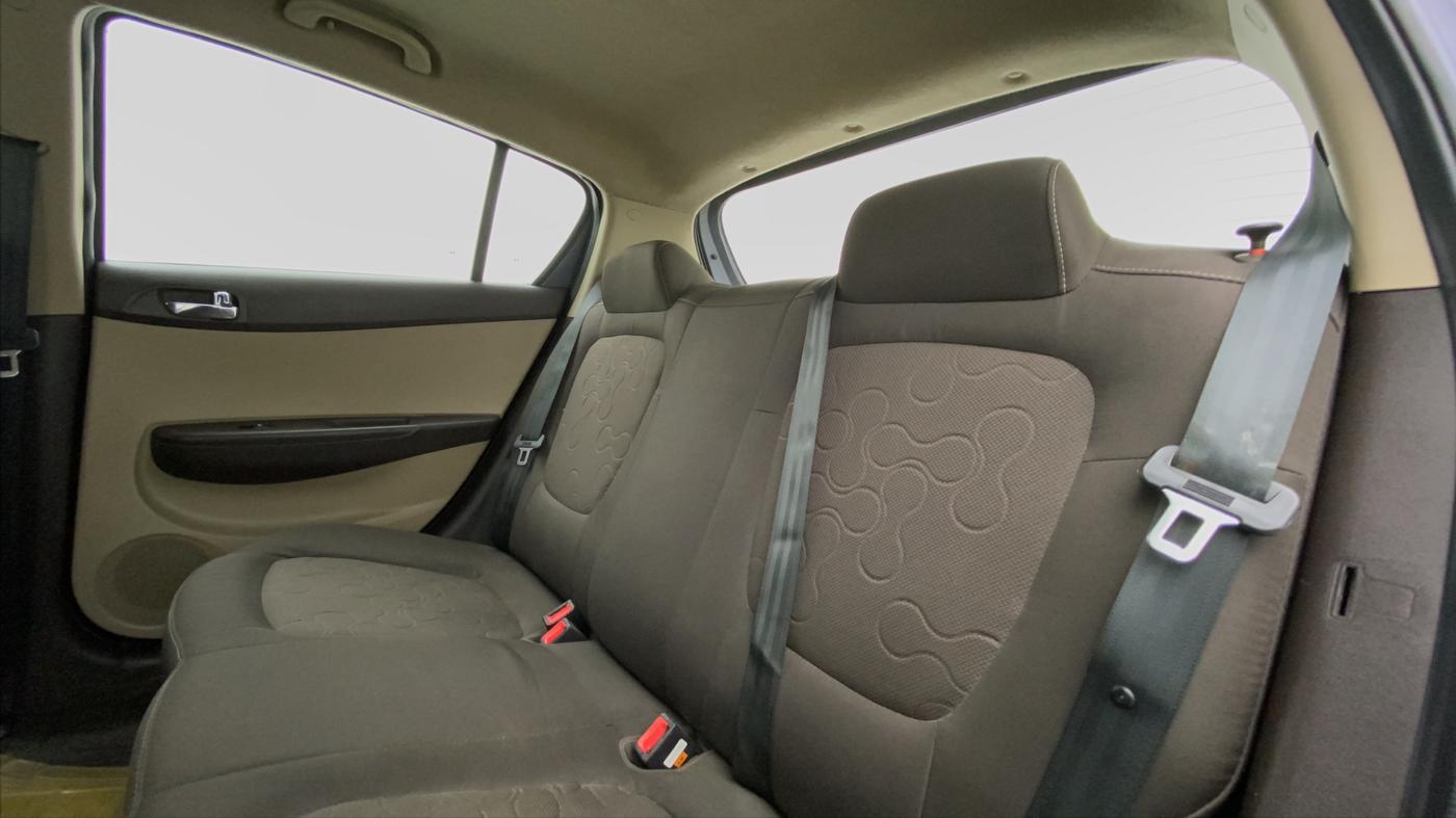 2011 Hyundai i20 MAGNA O 1.2, Petrol, Manual, 24,554 km, Right Side Rear Door Cabin