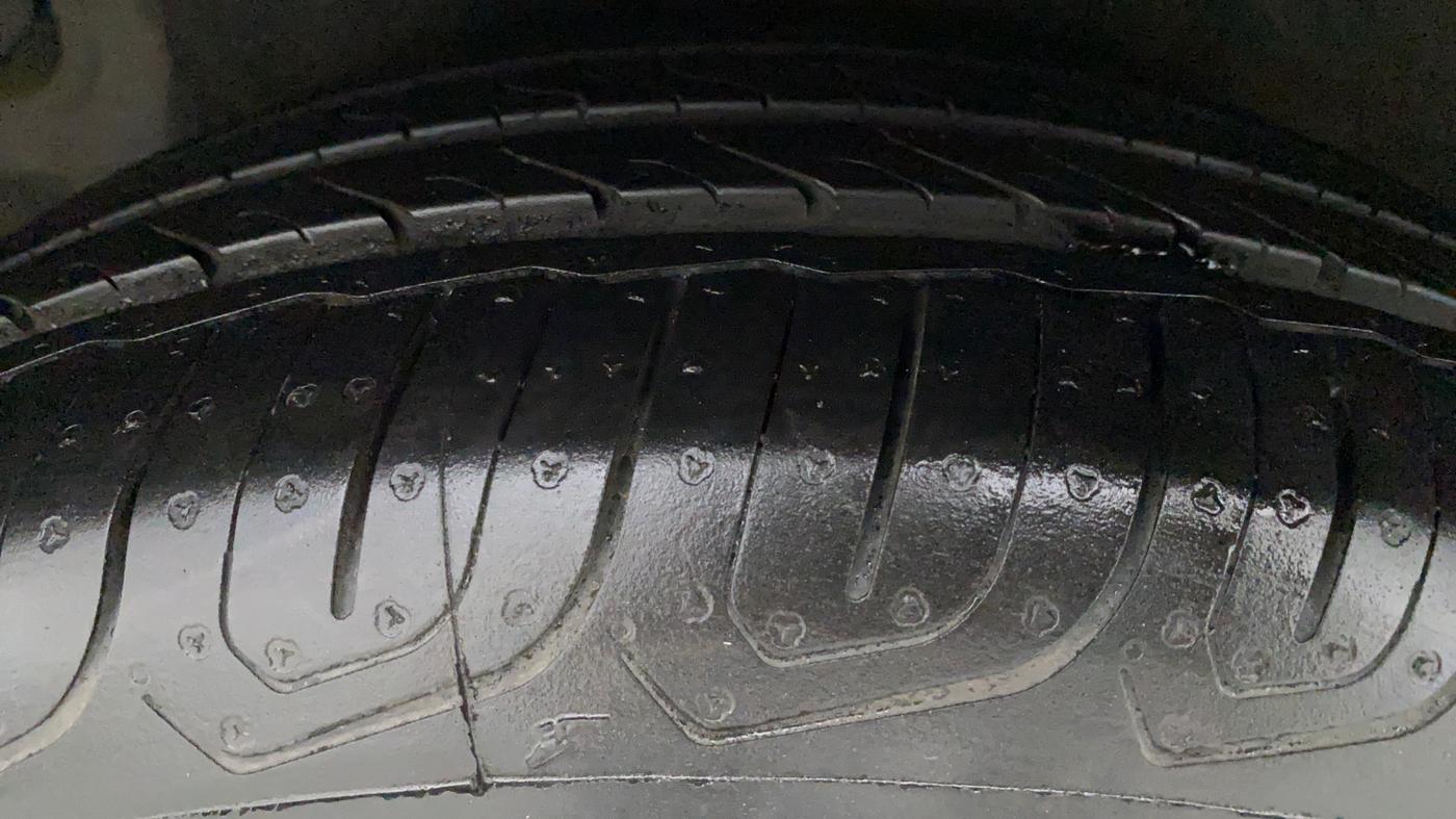 2011 Hyundai i20 MAGNA O 1.2, Petrol, Manual, 24,554 km, Right Rear Tyre Tread