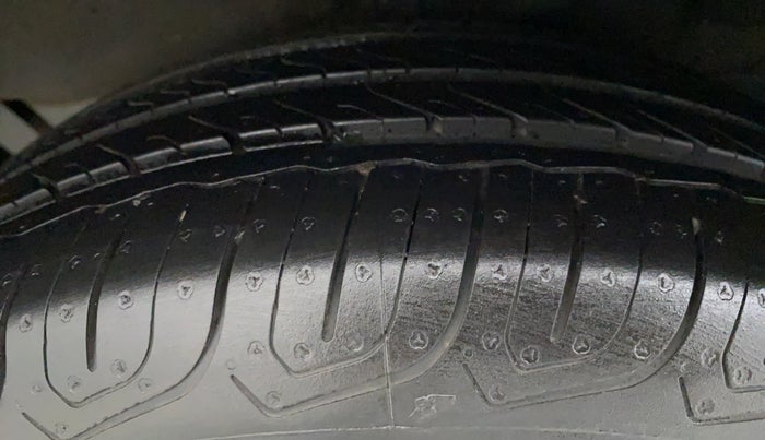 2011 Hyundai i20 MAGNA O 1.2, Petrol, Manual, 24,554 km, Left Rear Tyre Tread
