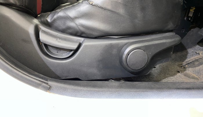 2014 Hyundai Xcent SX 1.2, Petrol, Manual, 48,042 km, Driver Side Adjustment Panel