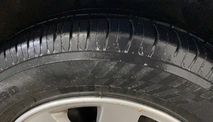 2014 Hyundai Xcent SX 1.2, Petrol, Manual, 48,042 km, Right Front Tyre Tread