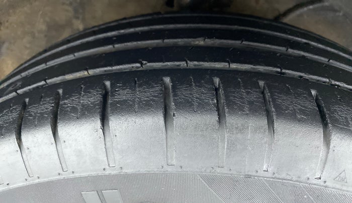 2018 Maruti Swift ZXI (AMT), Petrol, Automatic, 39,183 km, Right Rear Tyre Tread