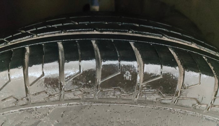 2018 Maruti Baleno DELTA PETROL 1.2, Petrol, Manual, 53,369 km, Right Front Tyre Tread