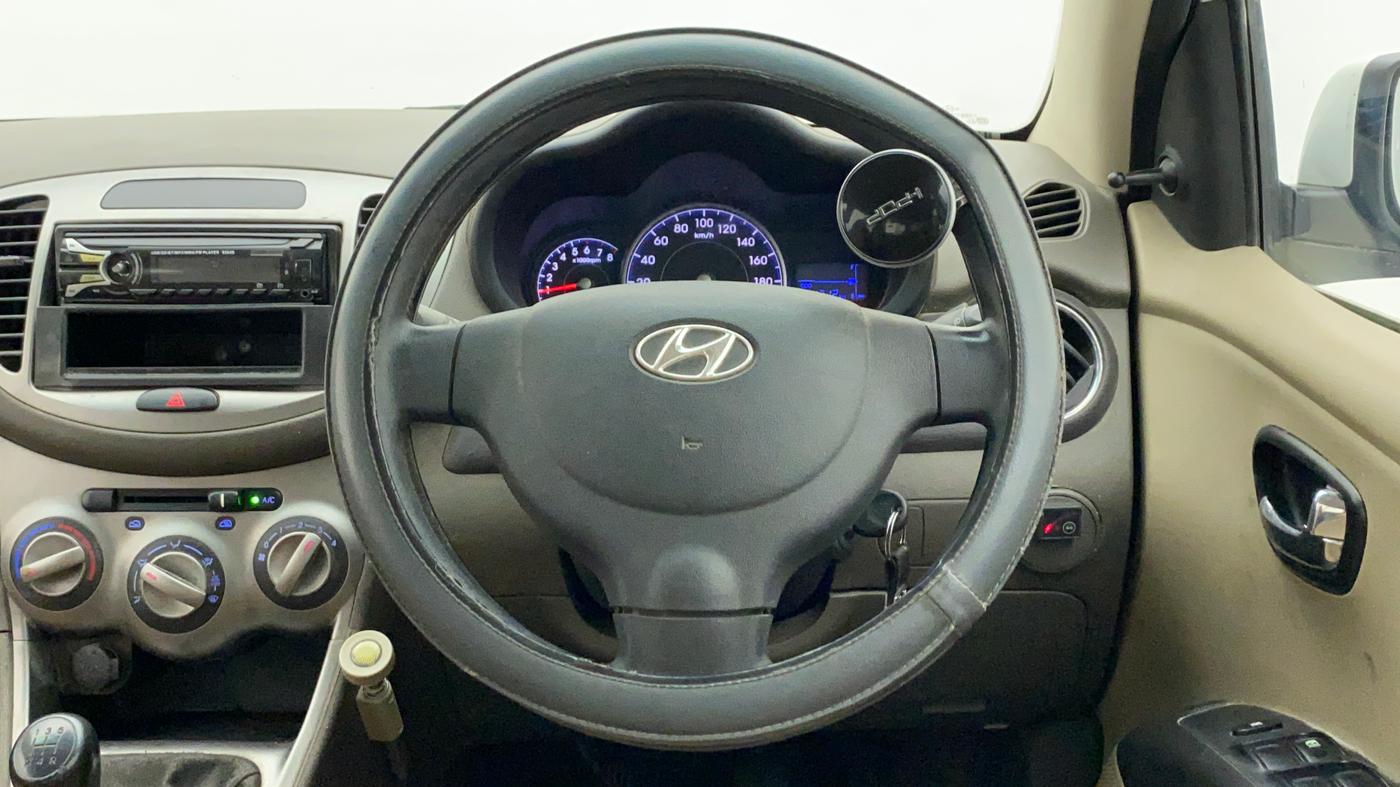 2013 Hyundai i10 MAGNA 1.1, CNG, Manual, 15,740 km, Steering Wheel Close Up