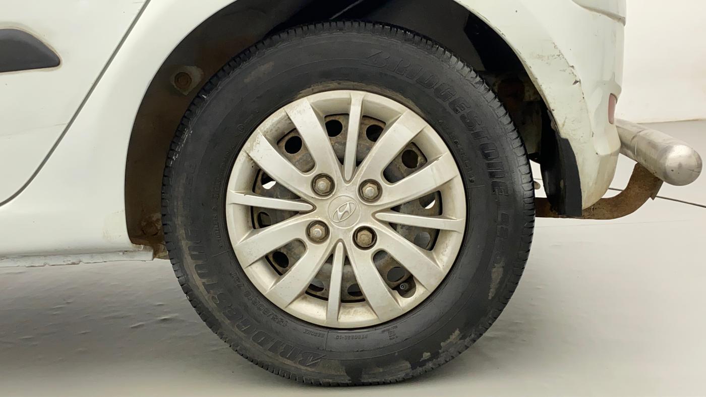 2013 Hyundai i10 MAGNA 1.1, CNG, Manual, 15,740 km, Left Rear Wheel
