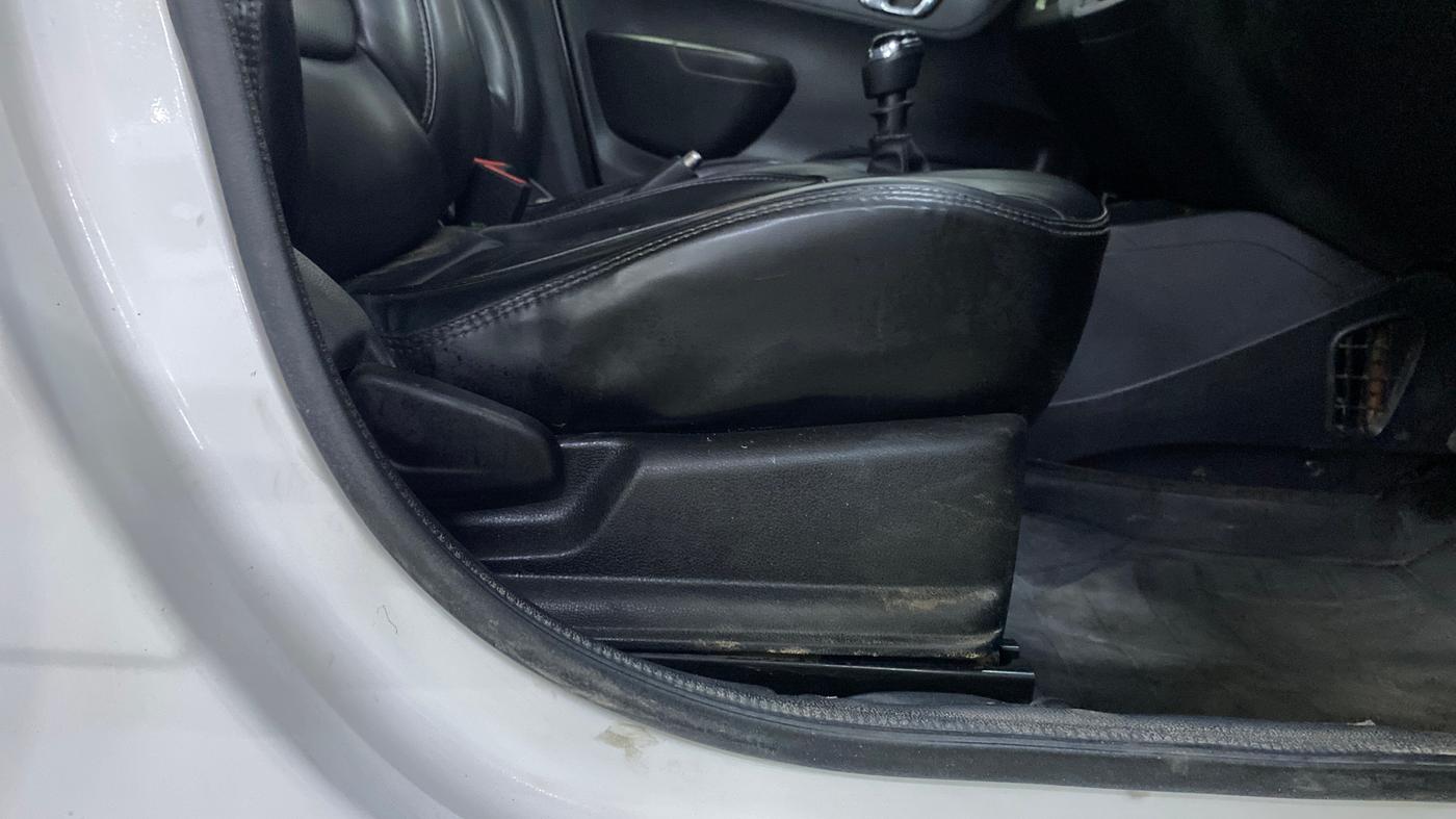 2019 Renault Kwid RXT 0.8, Petrol, Manual, 84,612 km, Driver Side Adjustment Panel