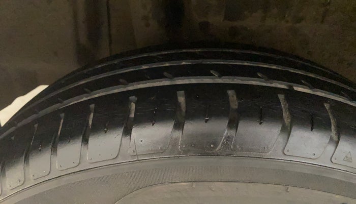 2020 Maruti Dzire VXI AMT, Petrol, Automatic, 49,713 km, Right Rear Tyre Tread
