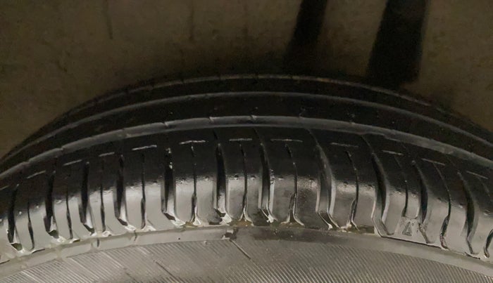 2020 Maruti Dzire VXI AMT, Petrol, Automatic, 49,713 km, Left Rear Tyre Tread