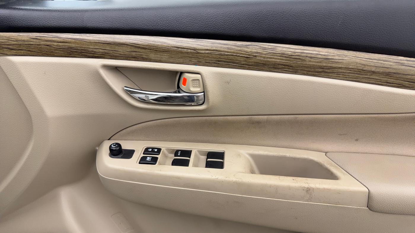 2022 Maruti Ciaz DELTA AT 1.5 SHVS PETROL, Petrol, Automatic, 55,011 km, Driver Side Door Panels Control