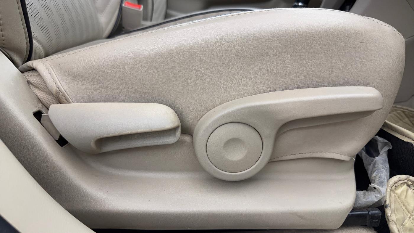 2022 Maruti Ciaz DELTA AT 1.5 SHVS PETROL, Petrol, Automatic, 55,011 km, Driver Side Adjustment Panel