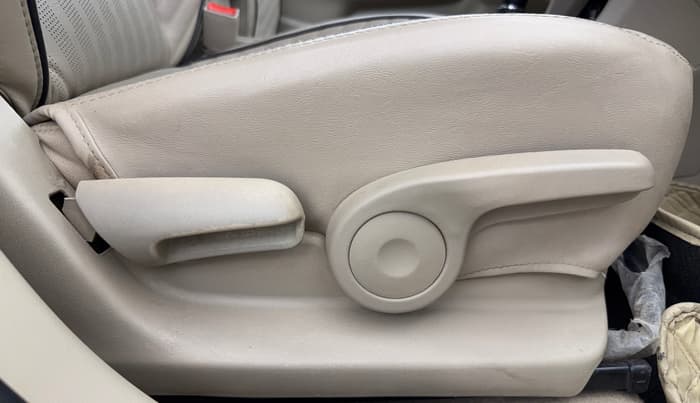 2022 Maruti Ciaz DELTA AT 1.5 SHVS PETROL, Petrol, Automatic, 55,011 km, Driver Side Adjustment Panel