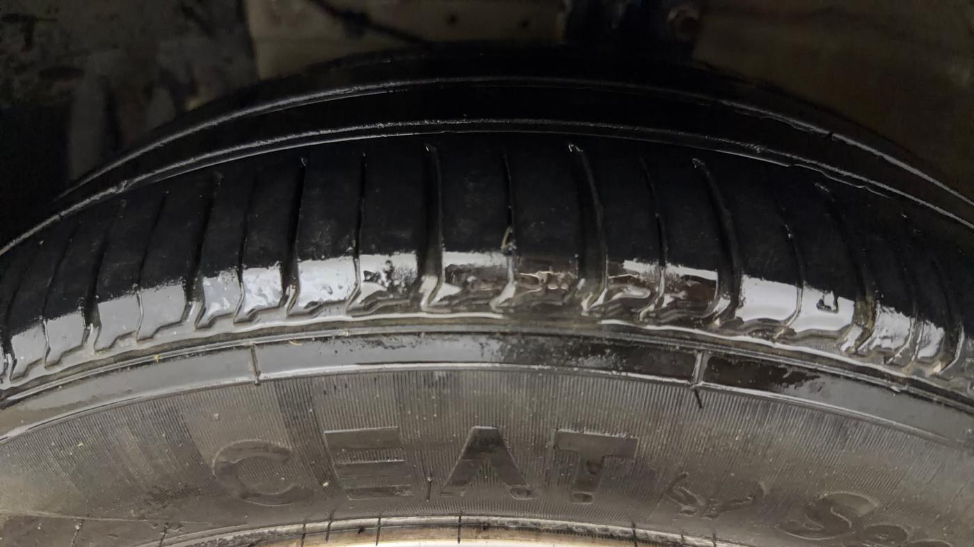 2022 Maruti Ciaz DELTA AT 1.5 SHVS PETROL, Petrol, Automatic, 55,011 km, Left Front Tyre Tread
