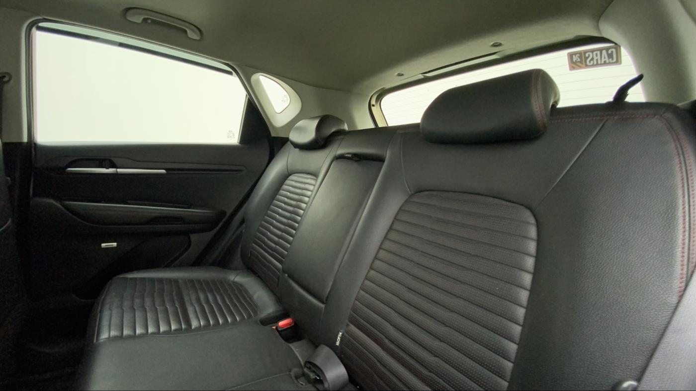 2020 KIA SONET GTX PLUS 1.0 DCT, Petrol, Automatic, 30,728 km, Right Side Rear Door Cabin