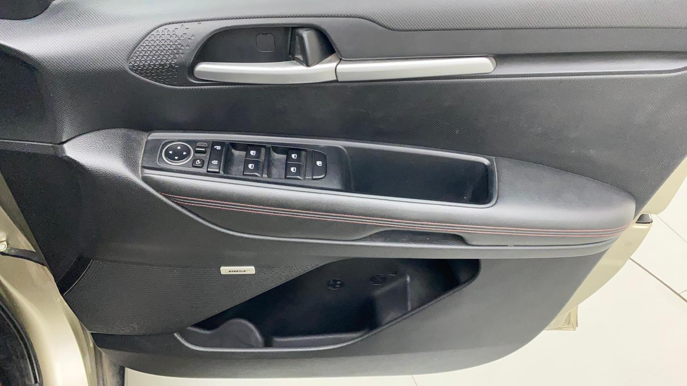 2020 KIA SONET GTX PLUS 1.0 DCT, Petrol, Automatic, 30,728 km, Driver Side Door Panels Control
