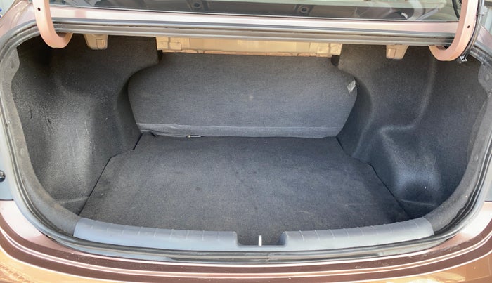 2020 Hyundai AURA SX PLUS 1.2 AMT, Petrol, Automatic, 19,219 km, Boot Inside