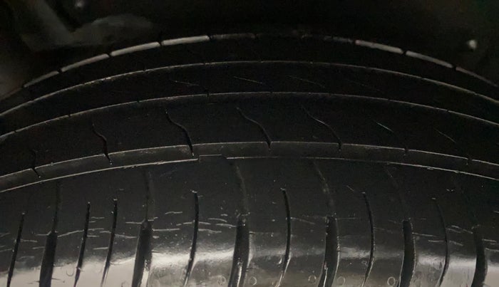 2018 Mahindra MARAZZO M6 7 STR, Diesel, Manual, 30,656 km, Right Rear Tyre Tread