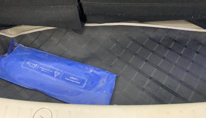 2018 Mahindra MARAZZO M6 7 STR, Diesel, Manual, 30,656 km, Boot Inside