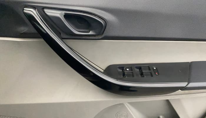 2019 Tata Tiago XZ DIESEL, Diesel, Manual, 1,16,238 km, Driver Side Door Panels Control