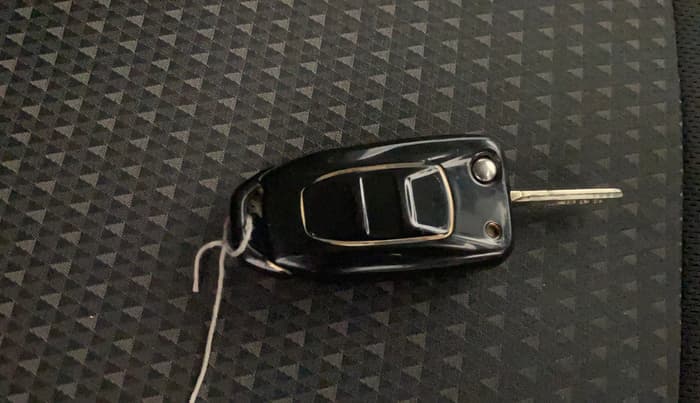 2019 Tata Tiago XZ DIESEL, Diesel, Manual, 1,16,238 km, Key Close Up