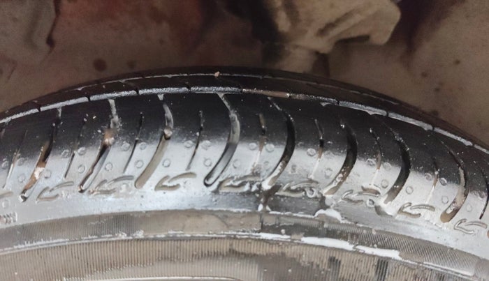 2018 Maruti Celerio VXI (O) CNG, CNG, Manual, 94,095 km, Left Front Tyre Tread