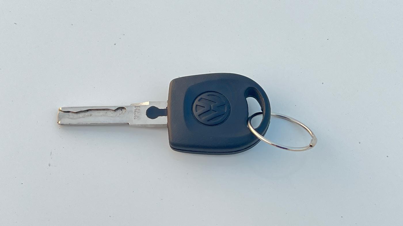 2021 Volkswagen Polo TRENDLINE 1.0L, Petrol, Manual, 32,123 km, Key Close Up
