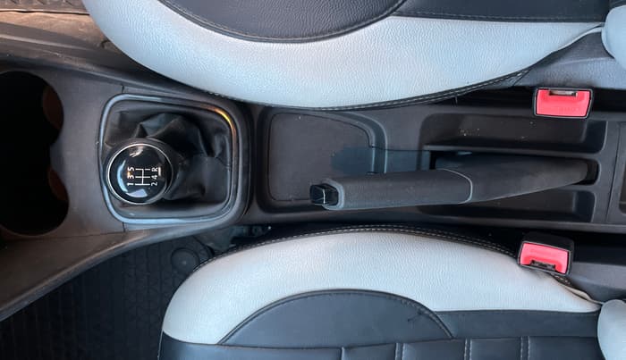 2021 Volkswagen Polo TRENDLINE 1.0L, Petrol, Manual, 32,123 km, Gear Lever
