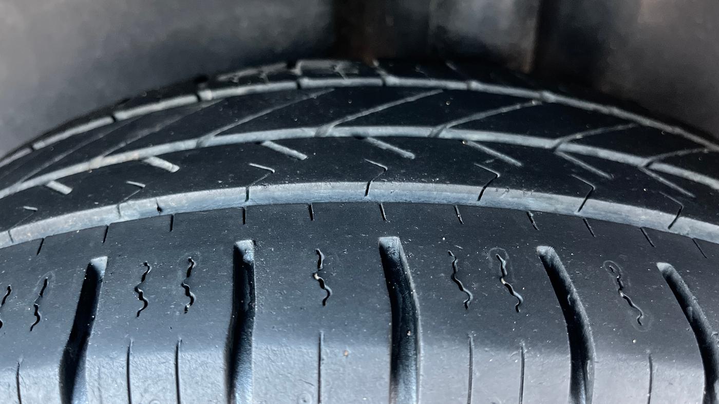2021 Volkswagen Polo TRENDLINE 1.0L, Petrol, Manual, 32,123 km, Left Rear Tyre Tread