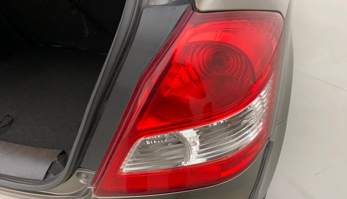 2015 Maruti Swift Dzire VXI, Petrol, Manual, 63,947 km, Right tail light - Minor damage
