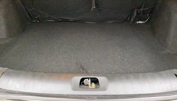 2015 Maruti Swift Dzire VXI, Petrol, Manual, 63,947 km, Boot Inside