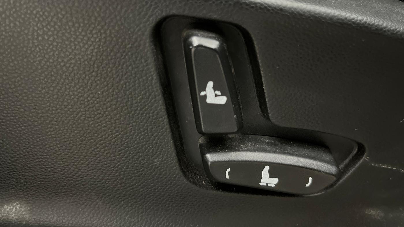 2019 MG HECTOR SHARP 1.5 DCT PETROL, Petrol, Automatic, 80,678 km, Driver Side Adjustment Panel