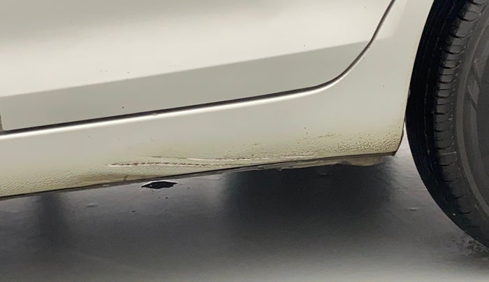 2014 Maruti Swift Dzire VDI, Diesel, Manual, 1,13,447 km, Left running board - Slightly dented