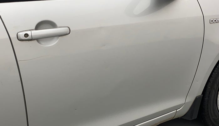 2014 Maruti Swift Dzire VDI, Diesel, Manual, 1,13,447 km, Driver-side door - Slightly dented
