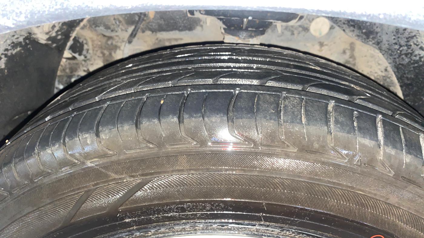 2022 Mahindra XUV300 W6 1.5 Diesel, Diesel, Manual, 68,922 km, Left Front Tyre Tread