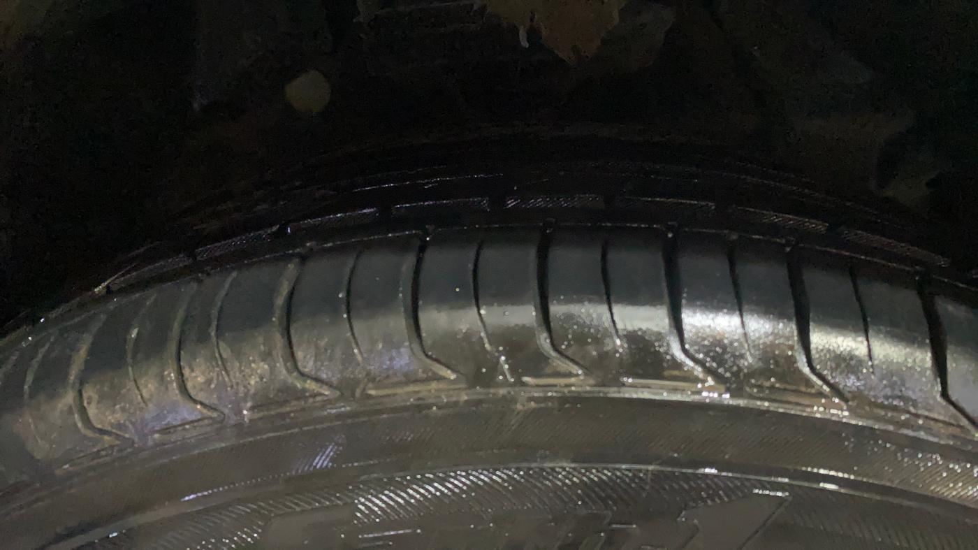 2022 Mahindra XUV300 W6 1.5 Diesel, Diesel, Manual, 68,922 km, Right Front Tyre Tread