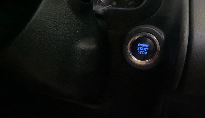 2021 Toyota Innova Crysta 2.4 VX 8 STR, Diesel, Manual, 74,098 km, Keyless Start/ Stop Button