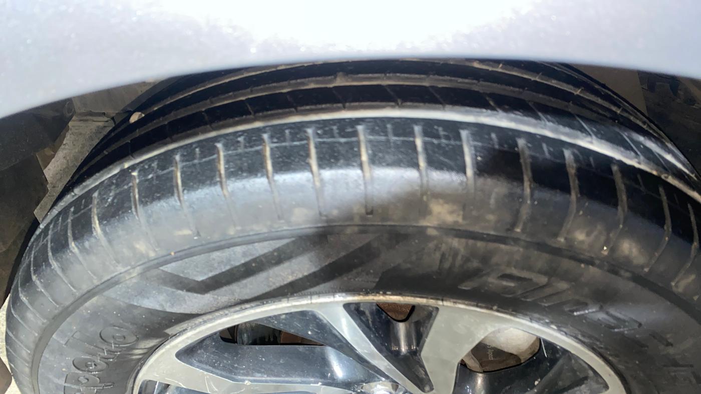 2021 Toyota Innova Crysta 2.4 VX 8 STR, Diesel, Manual, 74,132 km, Left Front Tyre Tread