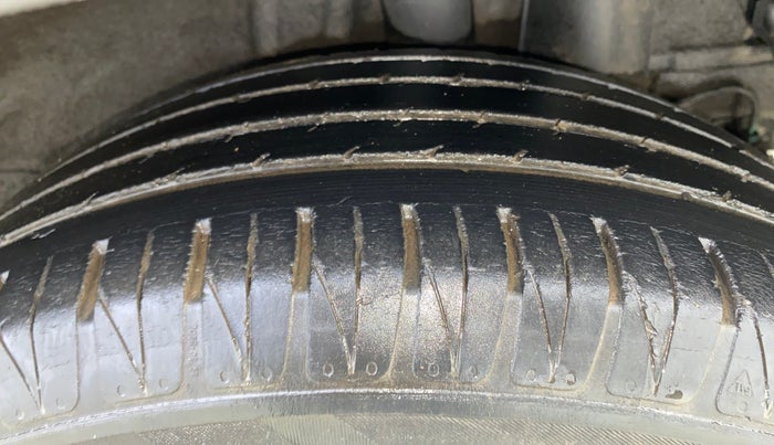 2020 KIA SONET HTX 1.0 IMT, Petrol, Manual, 55,558 km, Left Rear Tyre Tread