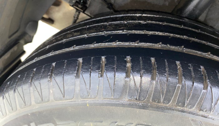 2020 KIA SONET HTX 1.0 IMT, Petrol, Manual, 55,558 km, Right Rear Tyre Tread