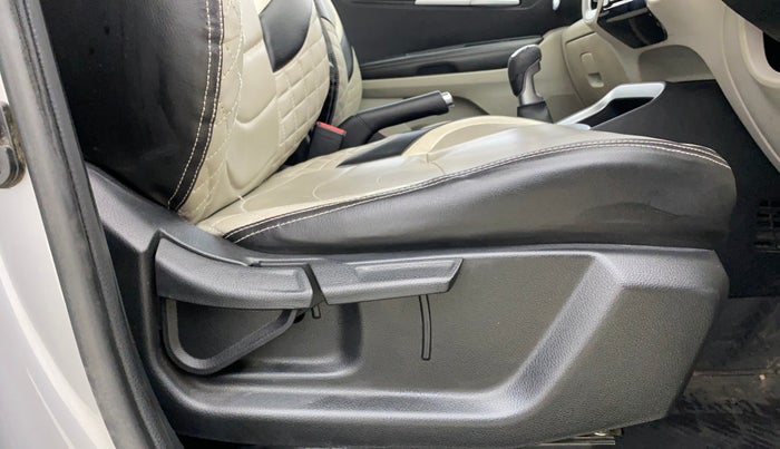 2020 KIA SONET HTX 1.0 IMT, Petrol, Manual, 55,558 km, Driver Side Adjustment Panel