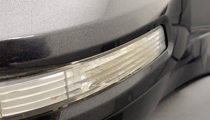 2015 Maruti Swift VXI, Petrol, Manual, 13,241 km, Right rear-view mirror - Indicator light has minor damage