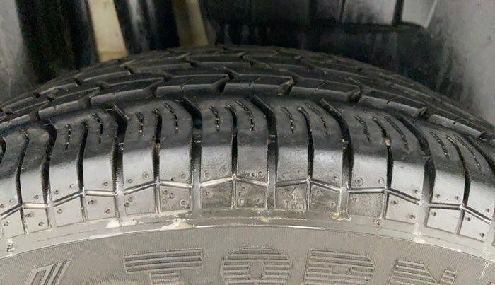 2020 Maruti Dzire LXI, Petrol, Manual, 45,565 km, Right Rear Tyre Tread