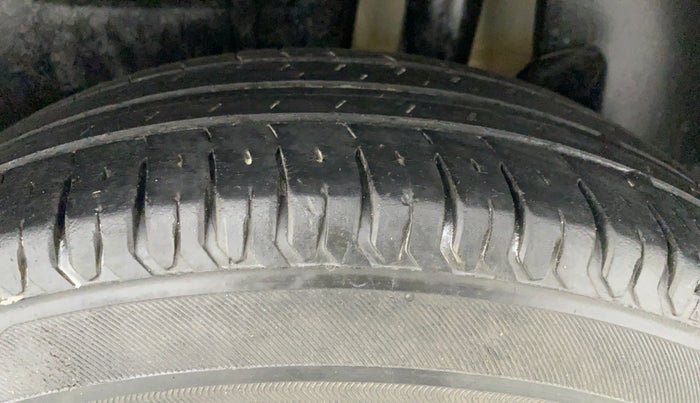 2020 Maruti Dzire LXI, Petrol, Manual, 45,565 km, Left Rear Tyre Tread