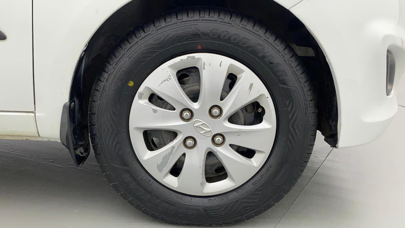 2012 Hyundai i10 MAGNA 1.1, CNG, Manual, 91,448 km, Right Front Wheel