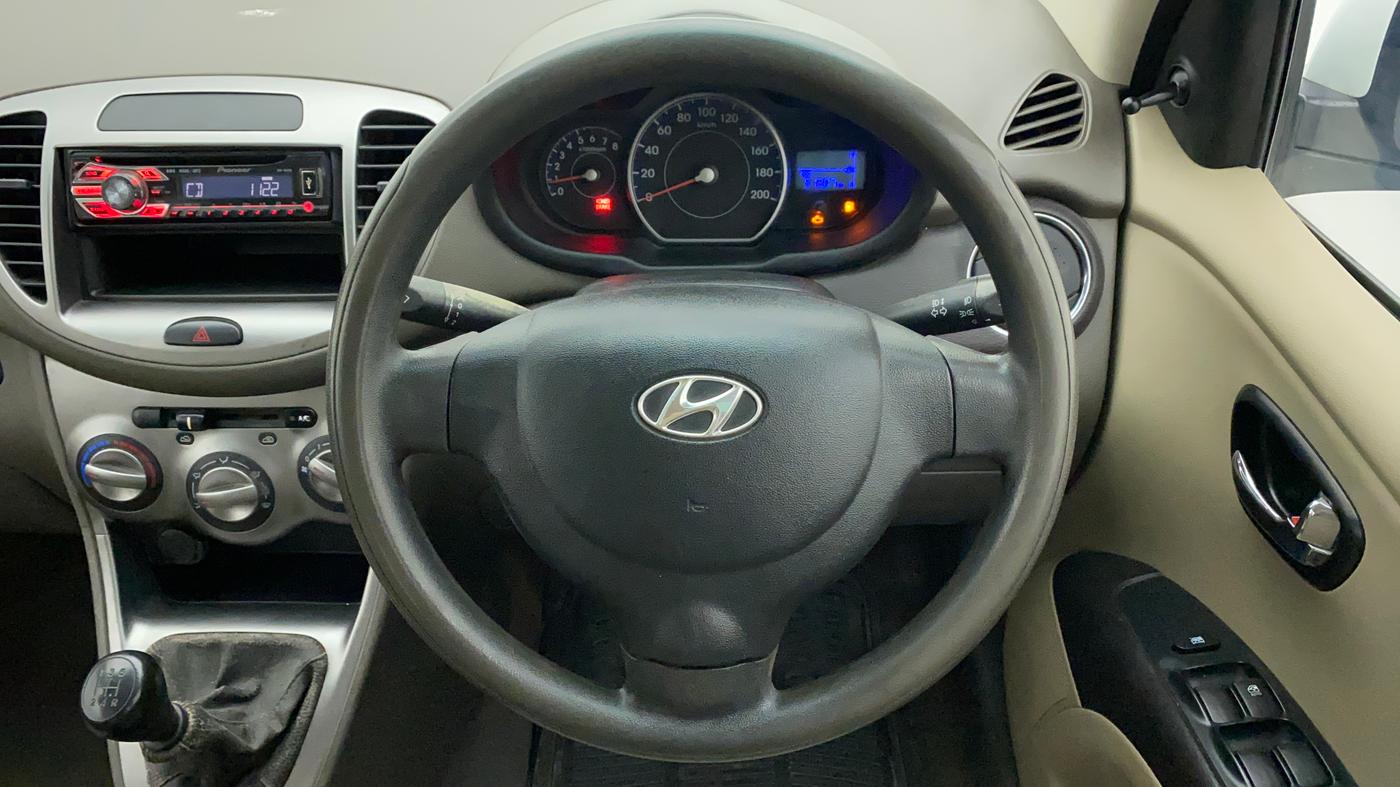 2012 Hyundai i10 MAGNA 1.1, CNG, Manual, 91,448 km, Steering Wheel Close Up