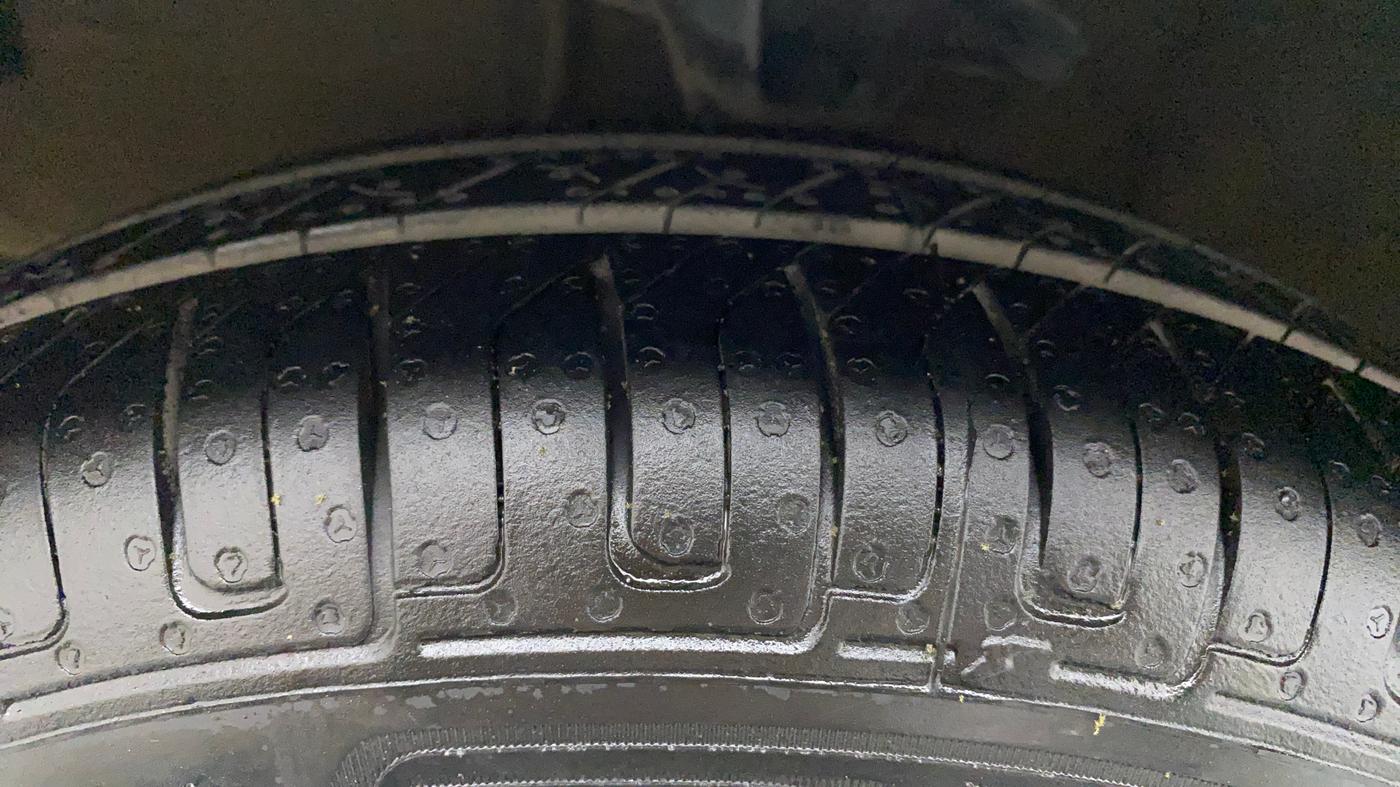 2012 Hyundai i10 MAGNA 1.1, CNG, Manual, 91,448 km, Left Front Tyre Tread