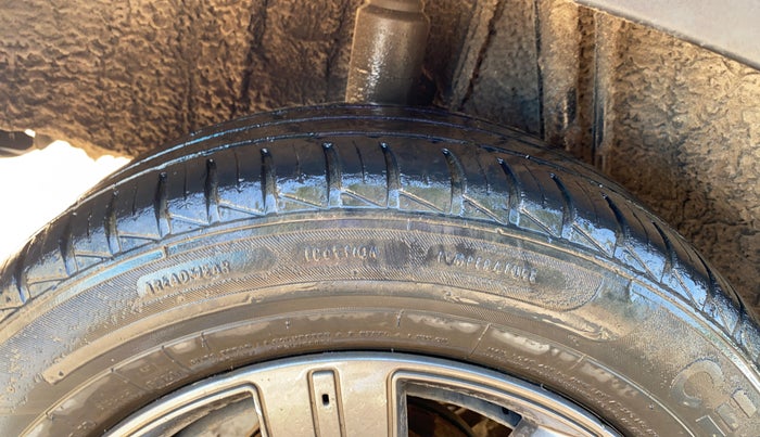 2020 Renault Kwid CLIMBER 1.0 (O), Petrol, Manual, 35,206 km, Right Rear Tyre Tread